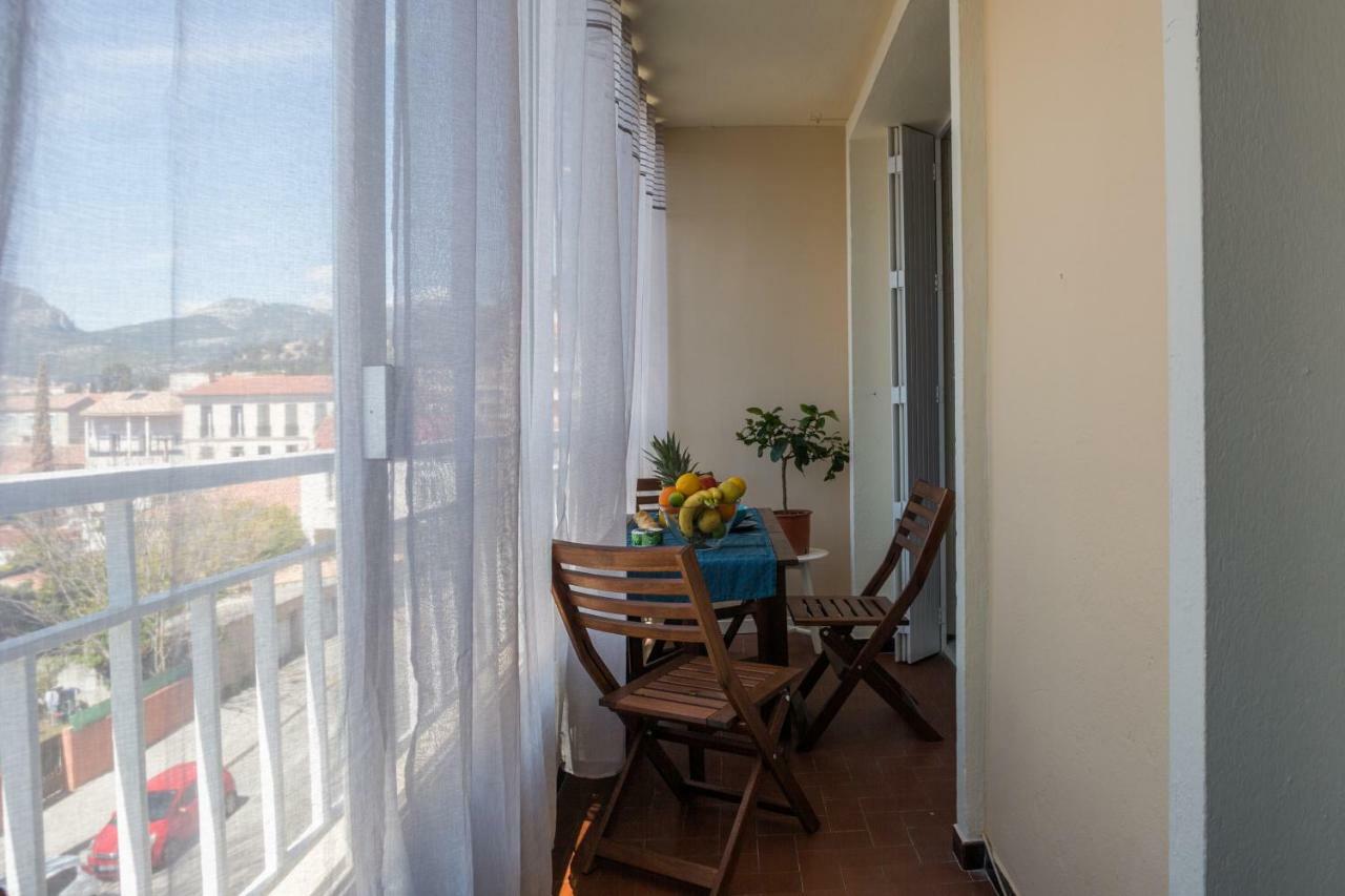 Appartamento T2 avec loggia fleurie et ensoleillée Tolone Esterno foto